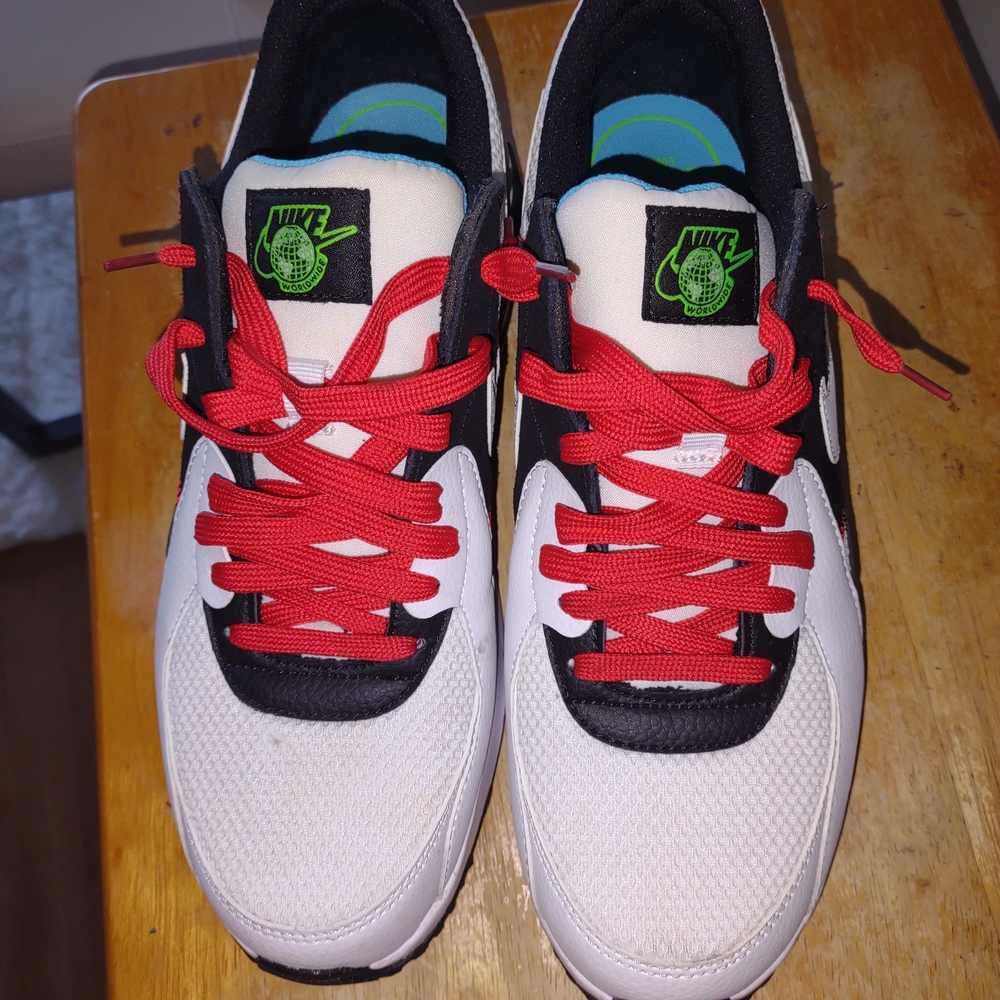 Nike  Mens BLK White and Red Sneakers NEW